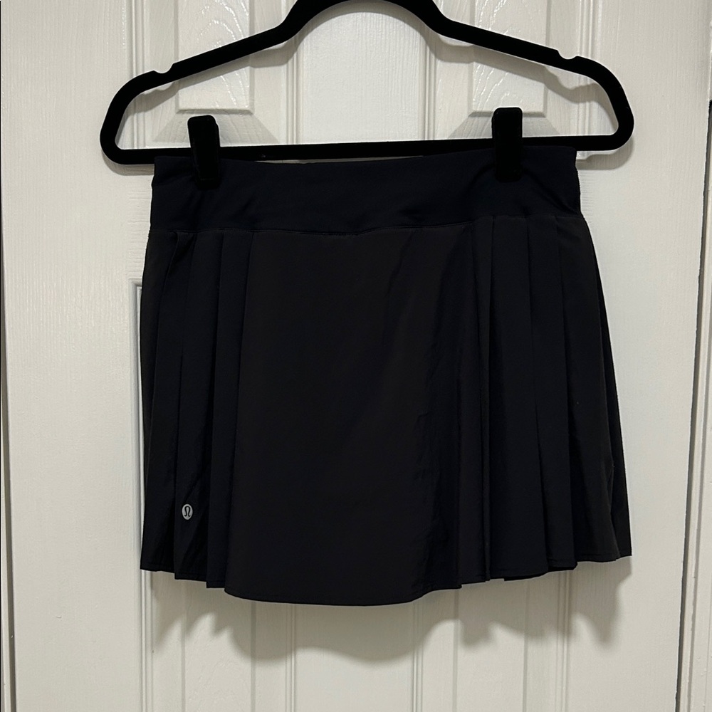 Lululemon Women's Black Pleated Skirt